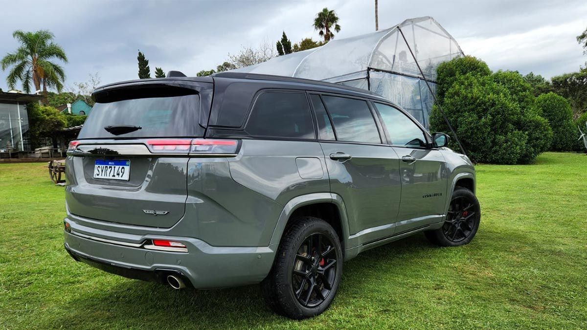 Jeep Commander ganha nova versão Blackhawk com visual esportivo / Thiago Ventura/CNN
