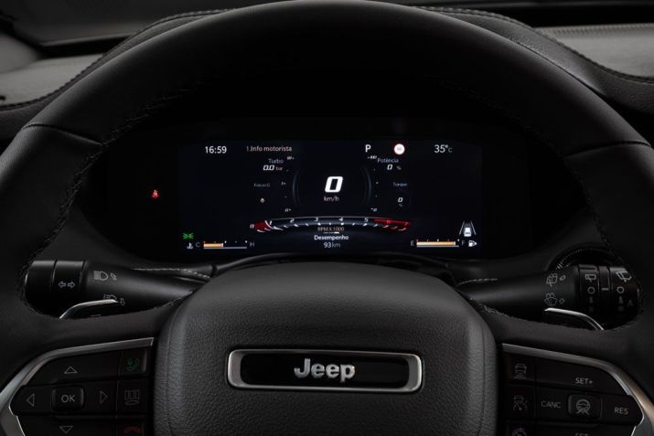 Jeep Compass 2025 na inédita versão BlackHawk / Divulgação