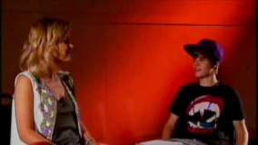 Justin Bieber durante entrevista com Eliana no SBT
