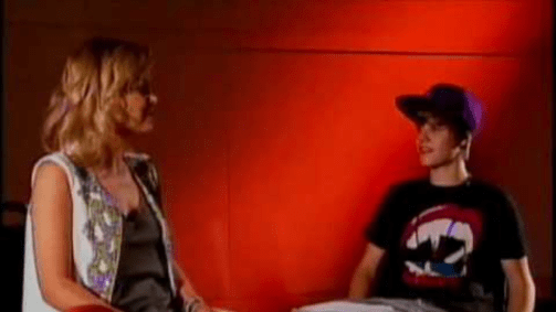 Justin Bieber durante entrevista com Eliana no SBT