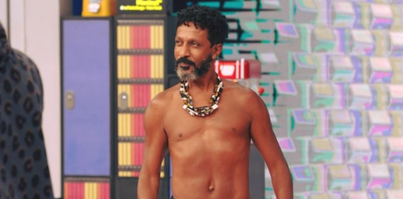 Luis Miranda tira a roupa e fica só de cueca no "Caldeirão com Mion" deste sábado (20)