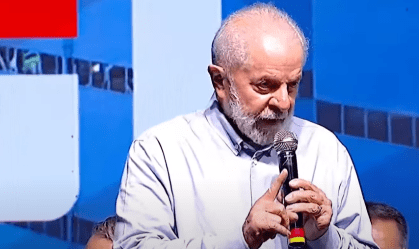 Lula sinaliza que não tomará decisão apressada sobre Petrobras