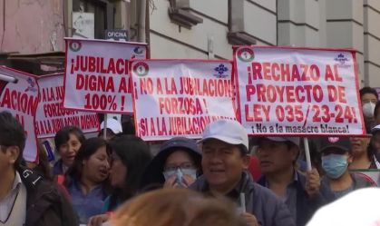 Médicos da Bolívia entram em greve contra lei de "aposentadoria forçada"