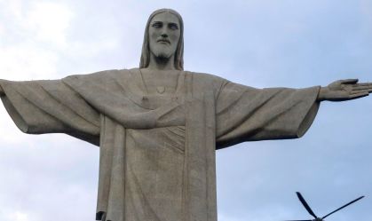 Tropa de elite da Polícia Civil do Rio simula ataque terrorista no Cristo