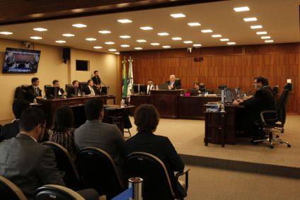 Sessão do Tribunal Regional Eleitoral do Paraná (TRE-PR)