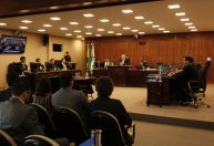 Voto de desempate marca retomada do julgamento que pode cassar Moro