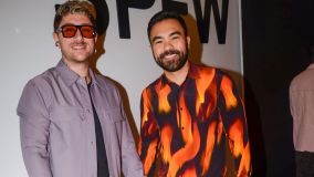 Mauro Souza prestigia desfile Gefferson Vila Nova no SPFW ao lado do namorado