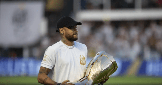 Neymar em jogo entre Santos e Palmeiras na Vila Belmiro