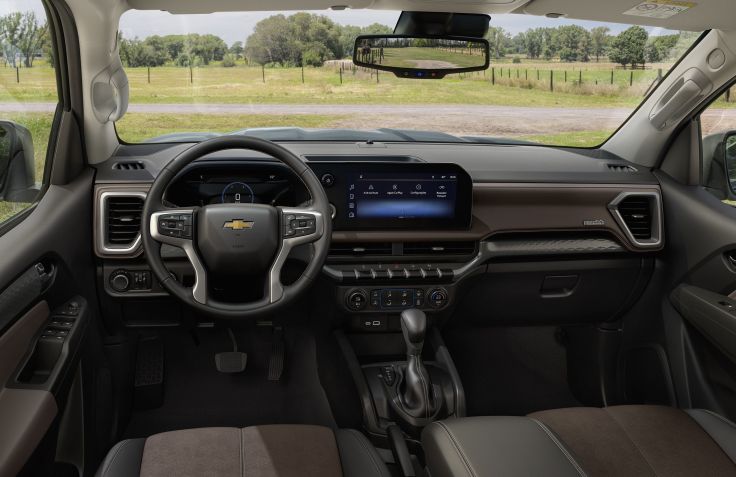 Interior da S10 recebeu o novo conjunto de telas que estreou com a nova Spin (Divulgação/Chevrolet)