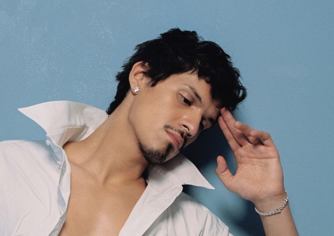 Cantor que se apresentou no Lollapalooza Brasil lança nova música nesta sexta