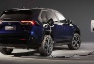 Vale a pena investir em um carro híbrido plug-in?