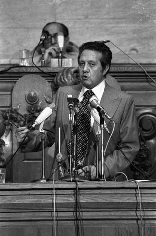 Mário Soares, primeiro-ministro do primeiro Governo Constitucional de Portugal, em 1976 / Miranda Castela, Arquivo Fotográfico da Assembleia da República