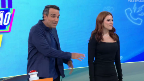 Tadeu Schmidt e Ana Clara no programa "BBB - O Reencontro", exibido na noite desta quarta-feira (17)