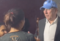 John Textor come “churrasco de gato” e bebe cerveja antes de jogo do Botafogo