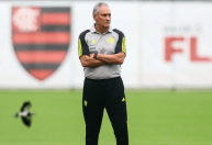 Tite chama responsabilidade após mais um jogo ruim do Flamengo: 