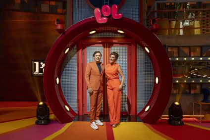 Tom Cavalcante e Júlia Rabello apresentarão quarta temporada de "LOL: Se Rir, Já Era!"
