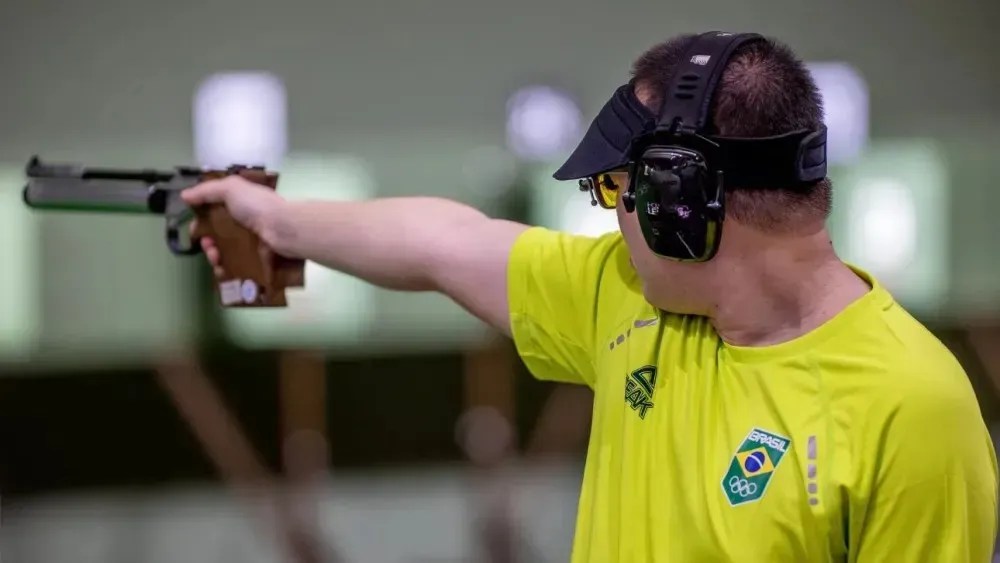 Felipe Wu, do tiro esportivo, ficou em quarto lugar em competição classificatória
