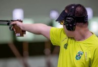 Paris 2024: Felipe Wu, do tiro esportivo, vai mal e se distancia de vaga olímpica