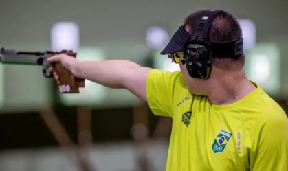 Felipe Wu, do tiro esportivo, ficou em quarto lugar em competição classificatória