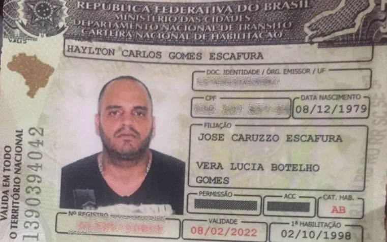 Habilitação encontrada com Haylton Carlos Gomes Escafura, filho de Piruinha, executado a tiros de fuzil em 2017 / Reprodução