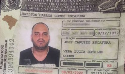 Habilitação encontrada com Haylton Carlos Gomes Escafura, filho de Piruinha, executado a tiros de fuzil em 2017