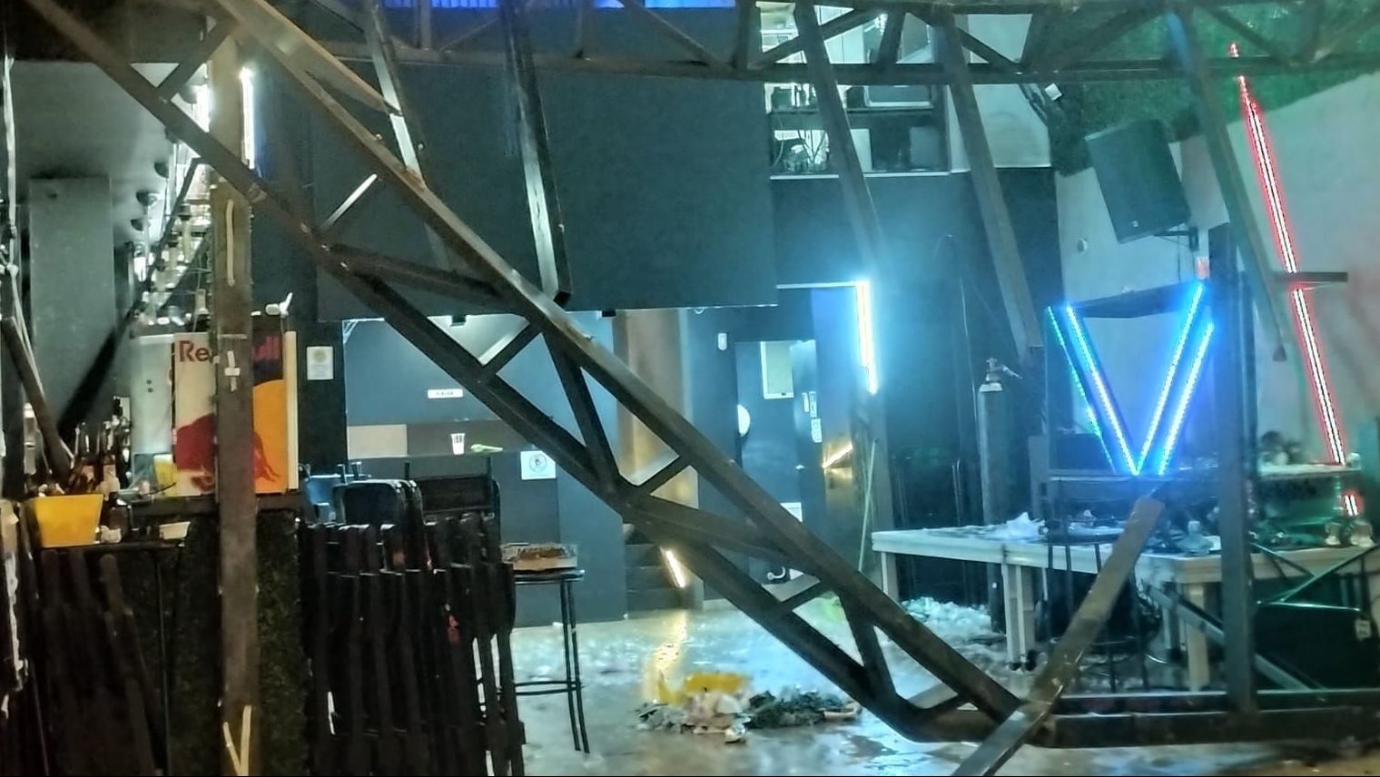 Mezanino que funcionava como camarote desabou durante show no DF