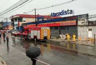 Teto de mercado desaba e deixa feridos em Diadema (SP)