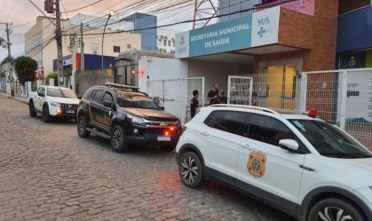 Polícia Federal cumpriu mandados de busca e apreensão na Secretaria de Saúde de Vitória da Conquista, na Bahia