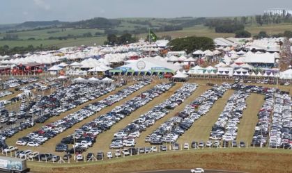Agrishow tem feriado movimentado com ingressos esgotados em Ribeirão Preto