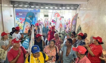 Integrantes do MST ocupam sede do Incra em Alagoas