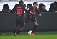 Jogadores do Leverkusen comemoram gol com alusão a maconha após legalização; veja
