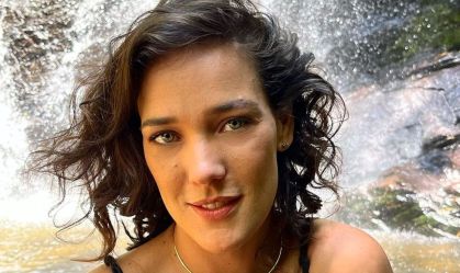 Adriana Birolli fala sobre bastidores da novela "Viver a Vida"