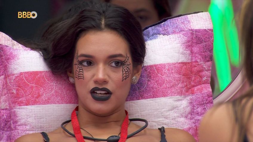 Alane com maquiagem temática de bruxa, no BBB 24 / Reprodução/Globo