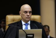 Moraes suspende lei municipal que proibia linguagem neutra nas escolas