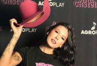 Ana Castela responde cantada de fã e detalhe chama atenção