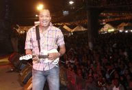 Relembre momentos marcantes da carreira de Anderson, vocalista do Molejo