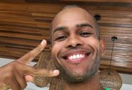 Ator de "Eu, a Patroa, e as Crianças" faz nova homenagem ao Brasil; veja