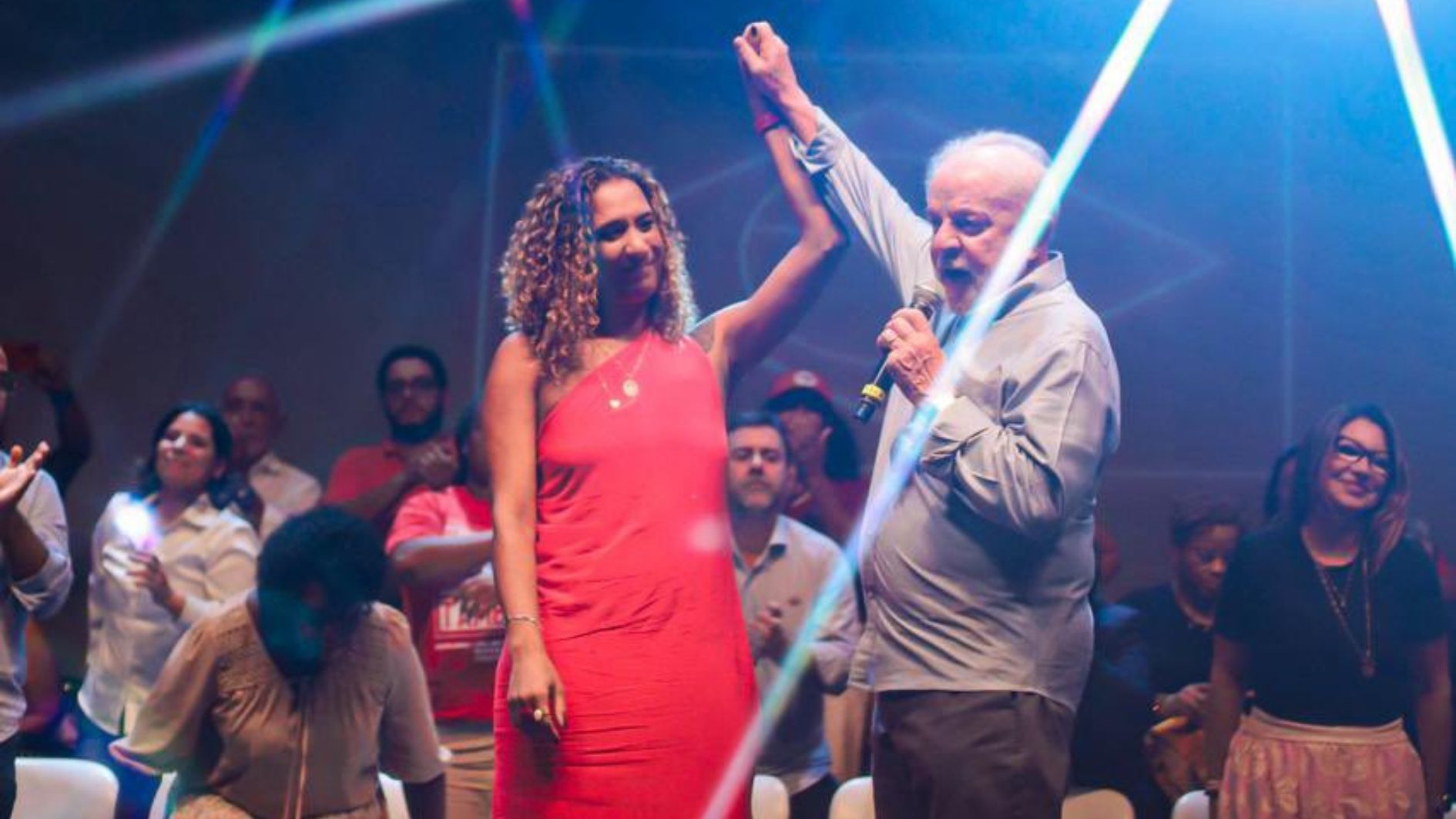 Anielle Franco e Lula em evento de filiação da ministra ao PT, no Rio de Janeiro