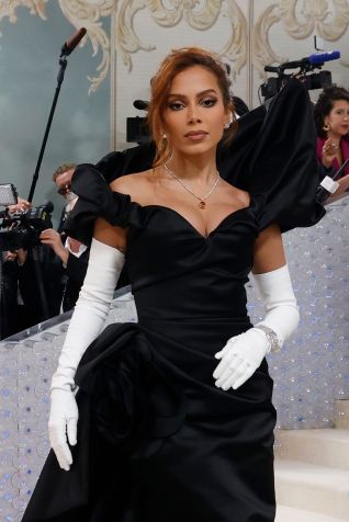 Anitta durante o tapete vermelho no Met Gala 2023 / Taylor Hill/Getty Images