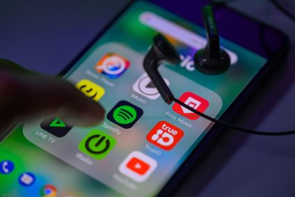 Ferramentas de streaming estão apostando na inteligência artificial para sofisticar os processos de criar playlists