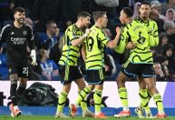 Arsenal vence o Brighton e reassume a liderança da Premier League