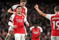 Líder da Premier League, Arsenal goleia Chelsea e faz saldo na luta pelo título