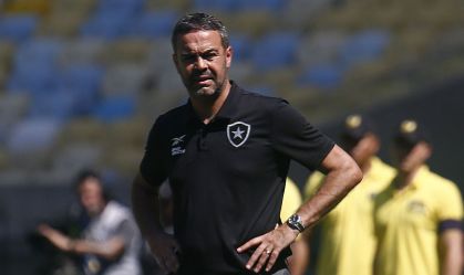 Artur Jorge esfria empolgação no Botafogo: 'Vencemos apenas mais um jogo'