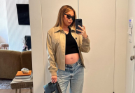 Grávida, Ashley Tisdale compartilha nova foto: 