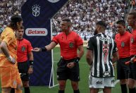 Árbitro de Corinthians x Atlético-MG relata xingamentos das duas diretorias