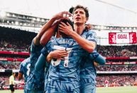 Aston Villa vence Arsenal e City confirma liderança na Premier League