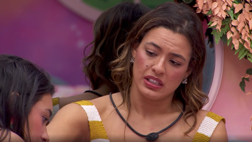 Mesmo emparedada, bailarina consolou amiga e disse que está ao seu lado
