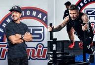 David Beckham processa o ator Mark Wahlberg em mais de R$ 98 milhões