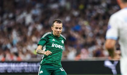Bernard foi oficializado pelo Atlético-MG em fevereiro
