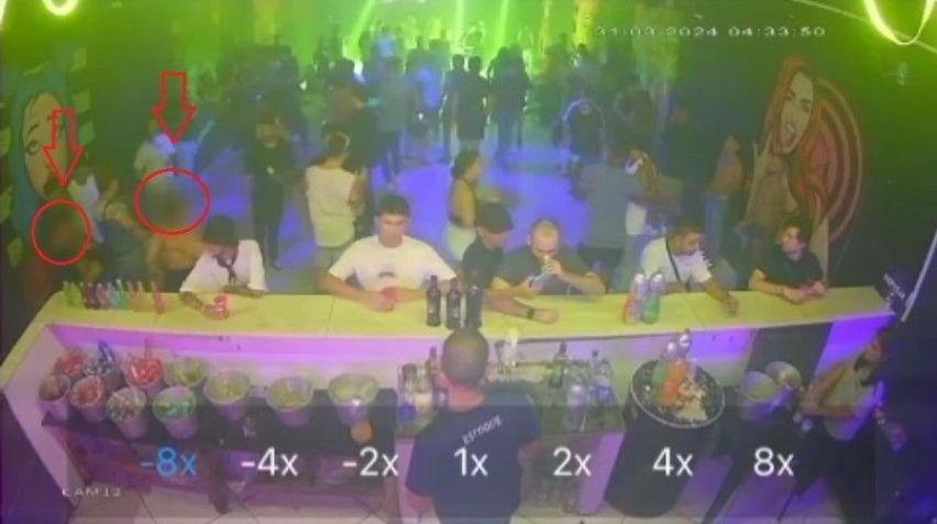 Momento em que a estrangeira deixa a chamada dark room da boate no Rio de Janeiro / Reprodução